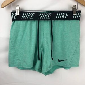 Girls Nike gym shorts XS